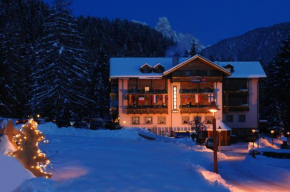 Гостиница Hotel Canada, Предаццо